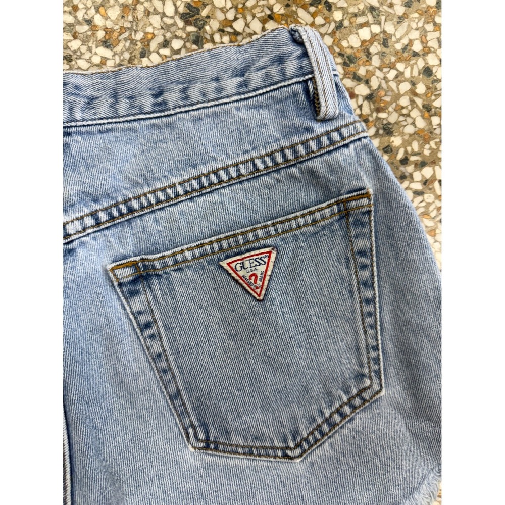 Vintage Guess Jeans High Waisted Denim Shorts Light Wash Cut Off Size 28 USA Z4 - Picture 8 of 10